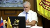 Главы регионов на время своих полномочий должны приостанавливать членство в партиях