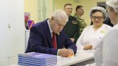 Сергей Миронов посетил Главный военный клинический госпиталь Росгвардии