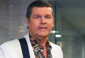 Сергей Миронов поздравил Александра Новикова с 70-летием